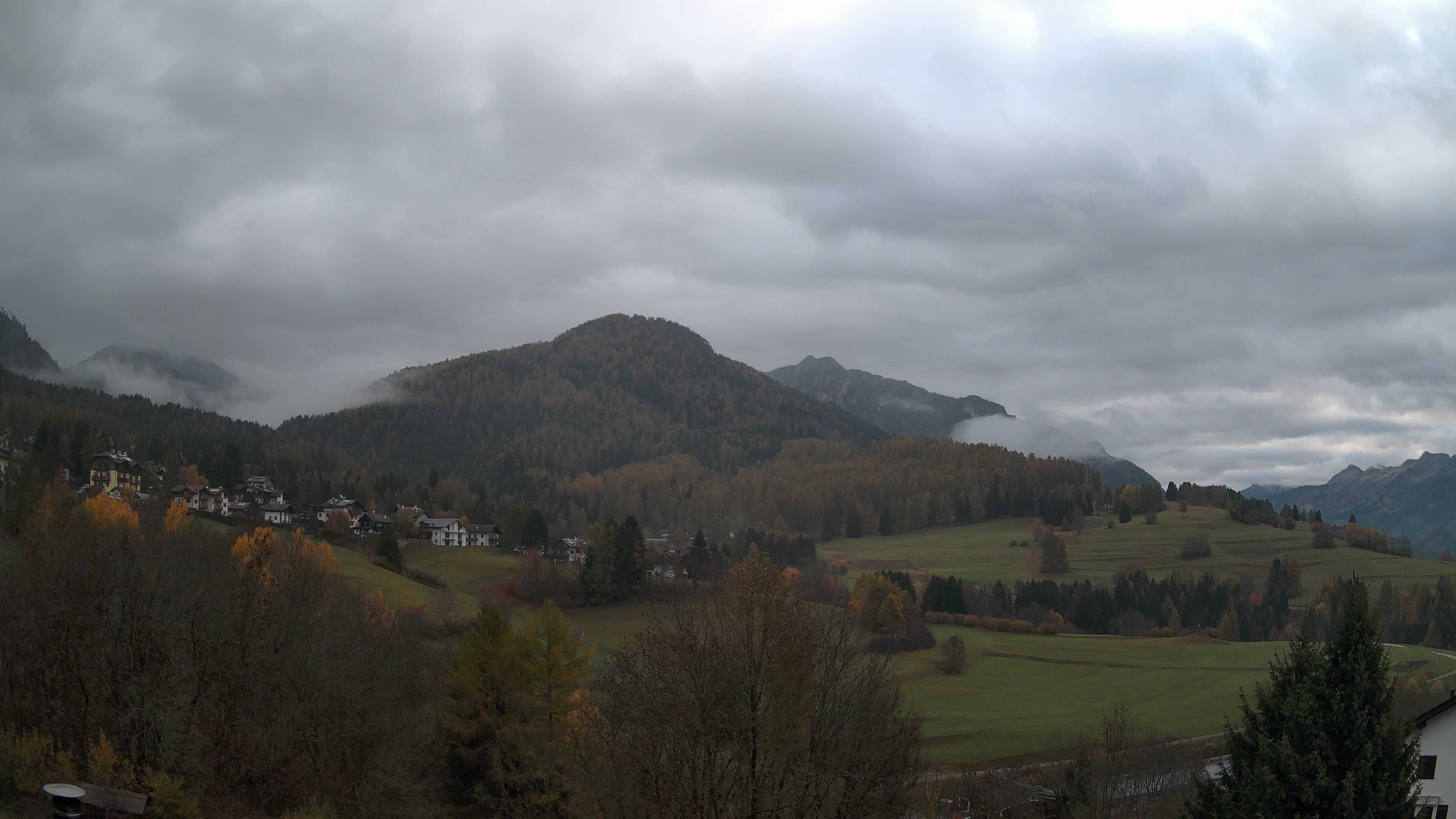 immagine della webcam nei dintorni di Bellamonte: webcam Varena