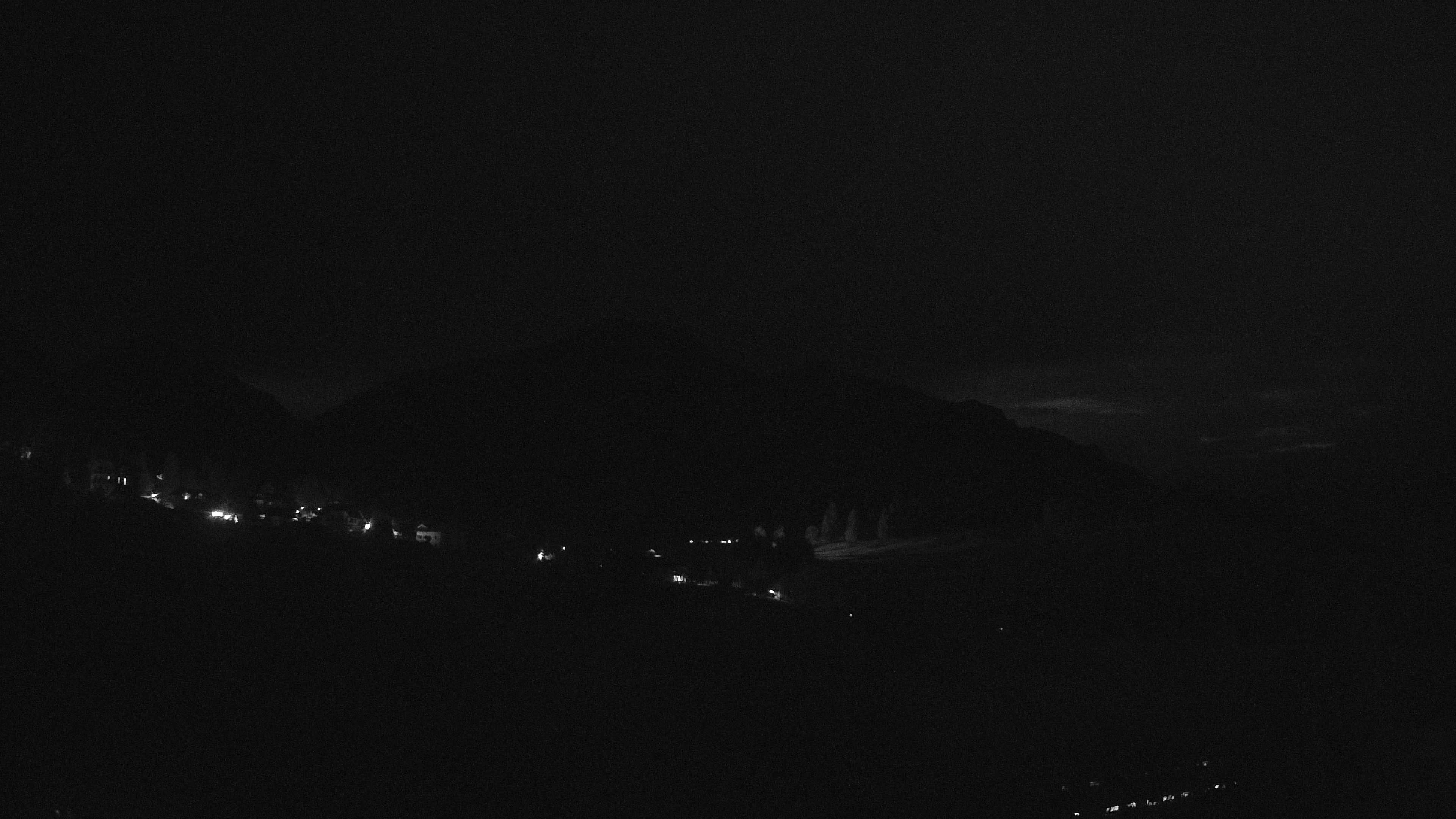 immagine della webcam nei dintorni di Nova Levante: webcam Varena