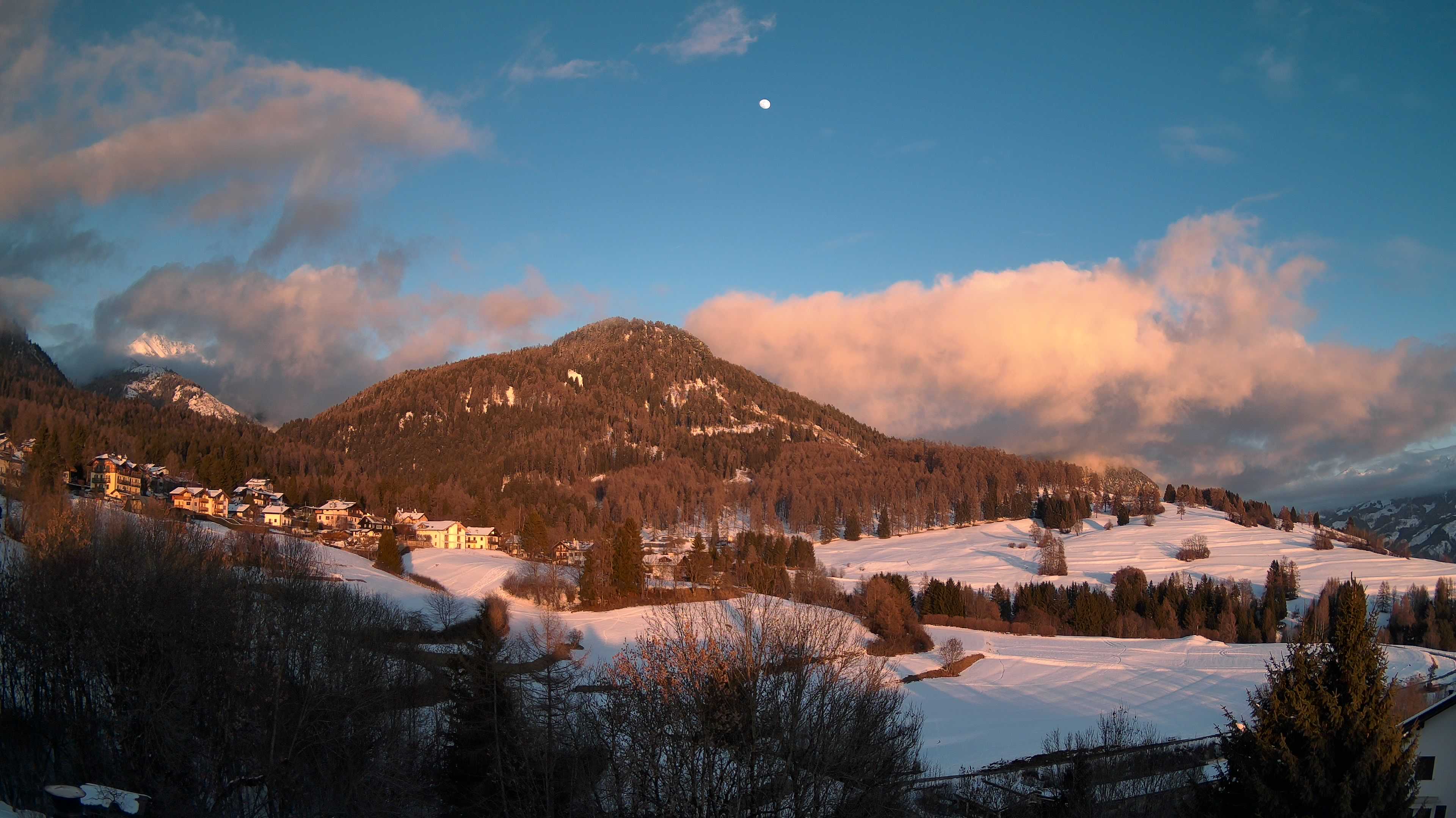 immagine della webcam nei dintorni di Nova Ponente: webcam Varena