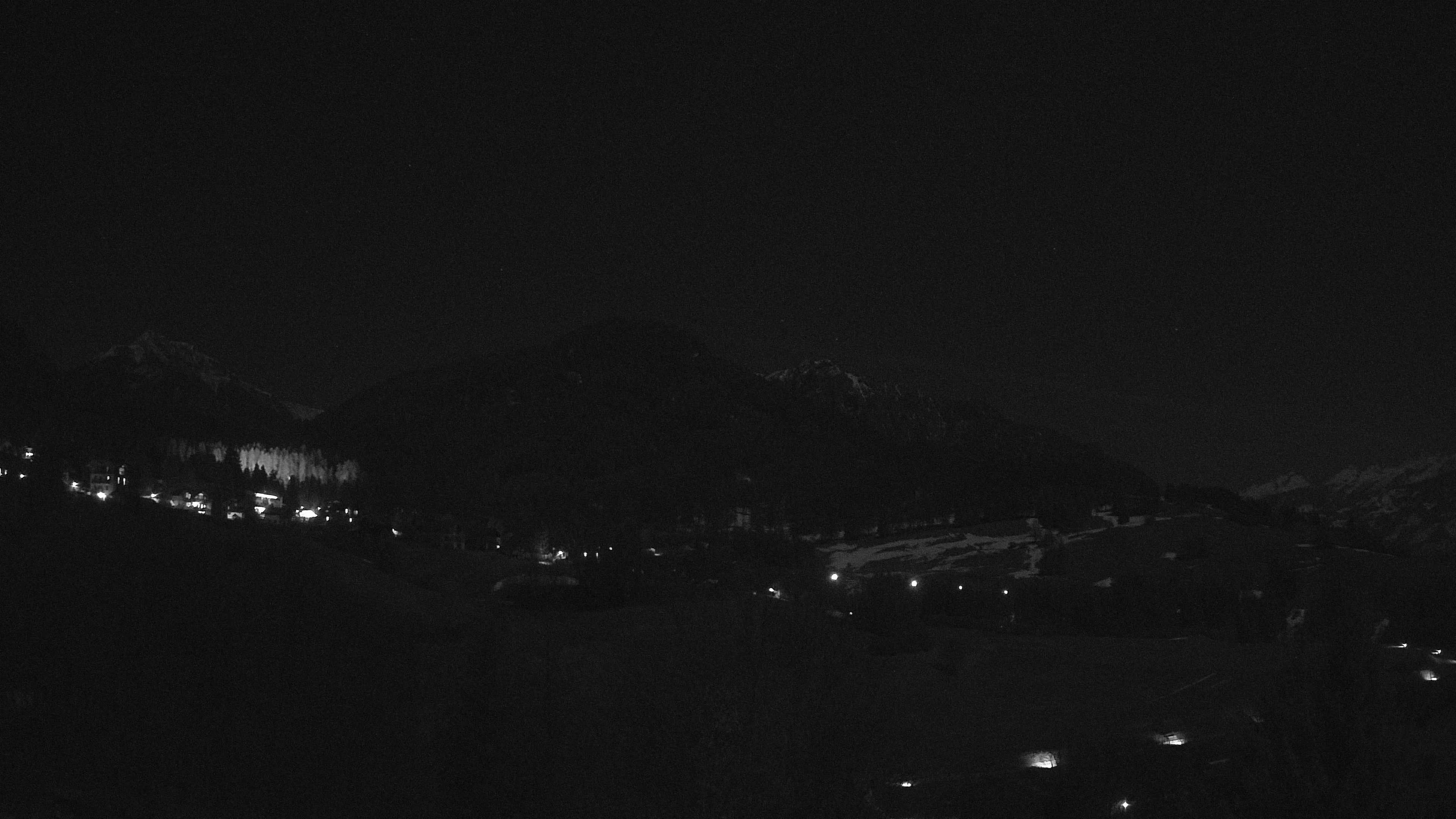 immagine della webcam nei dintorni di Caldaro sulla Strada del Vino: webcam Varena