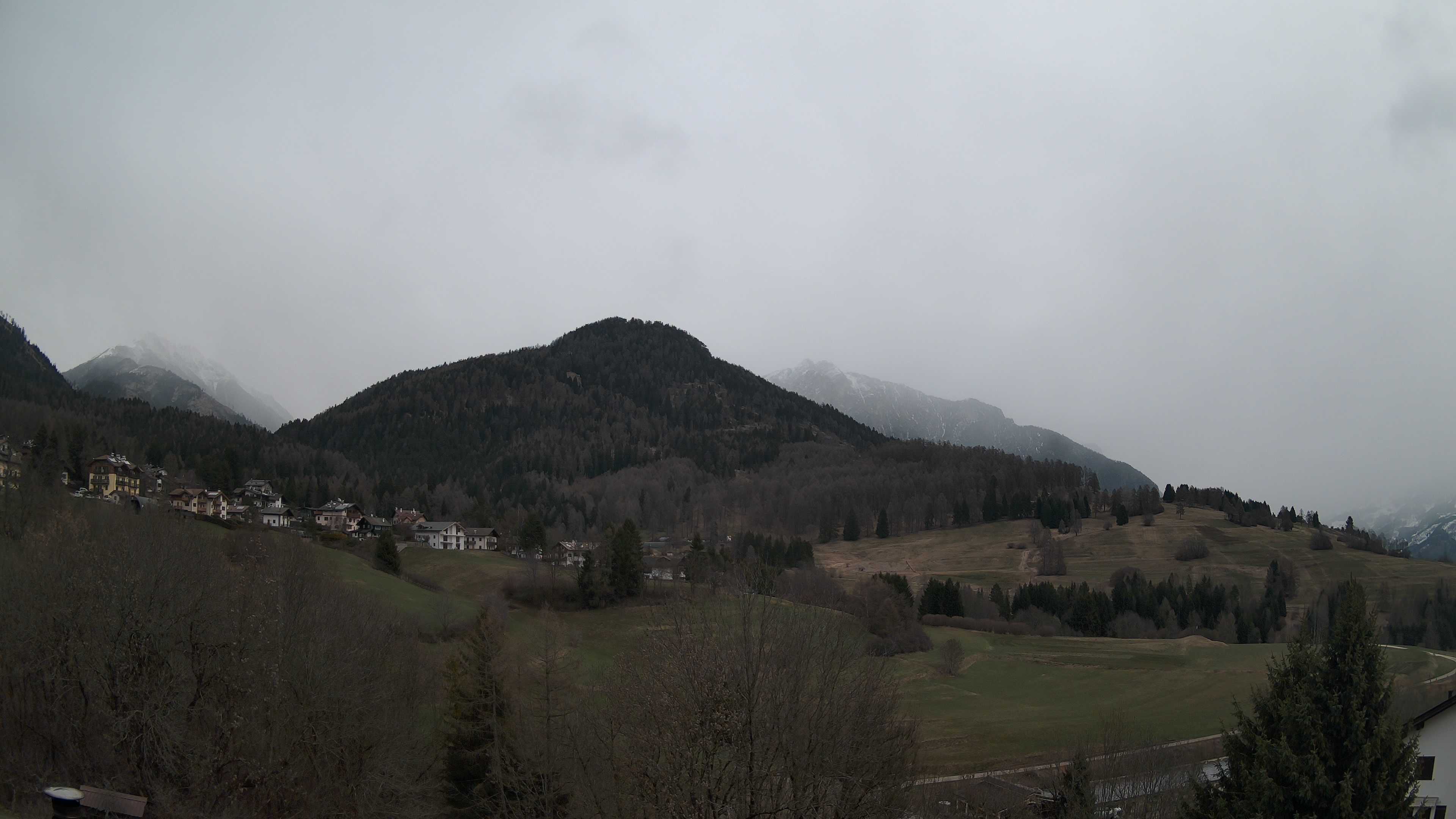 immagine della webcam nei dintorni di Pampeago: webcam Varena