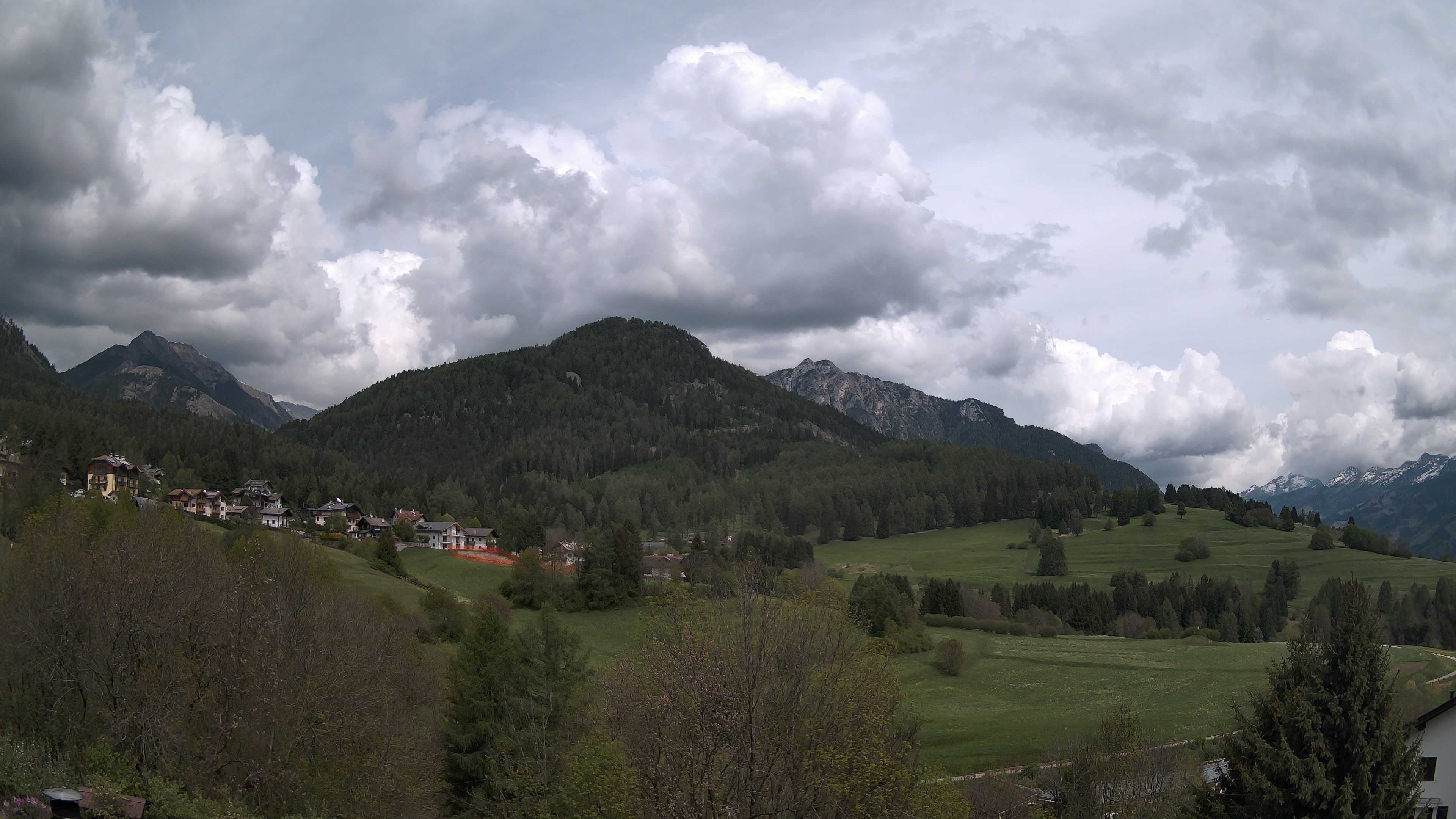 immagine della webcam nei dintorni di Predazzo: webcam Varena