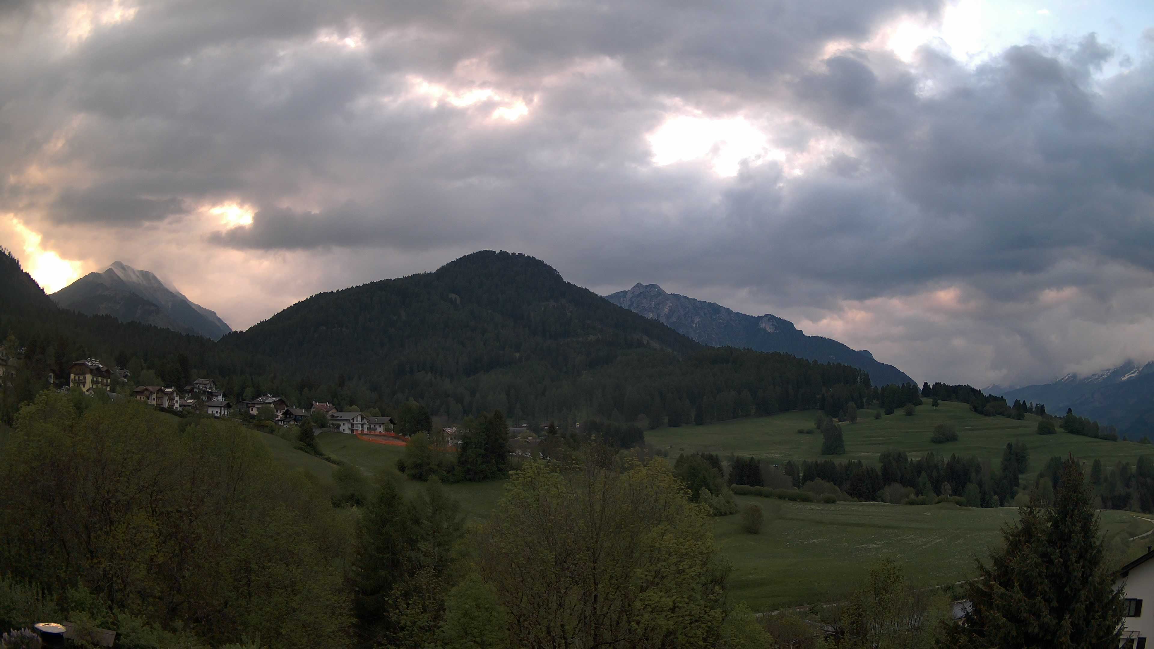 immagine della webcam nei dintorni di Tesero: webcam Varena