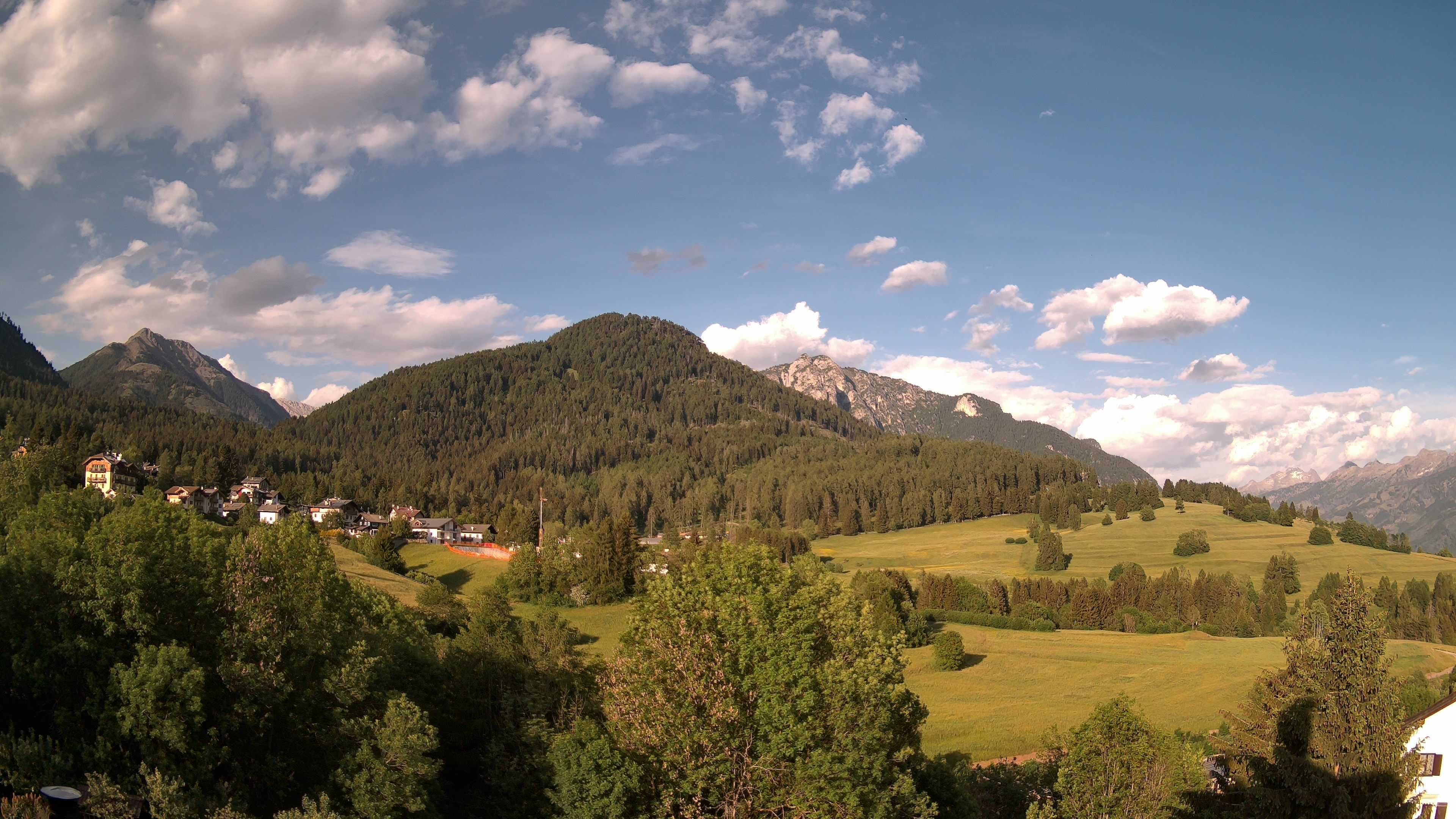 immagine della webcam nei dintorni di Cavalese: webcam Varena
