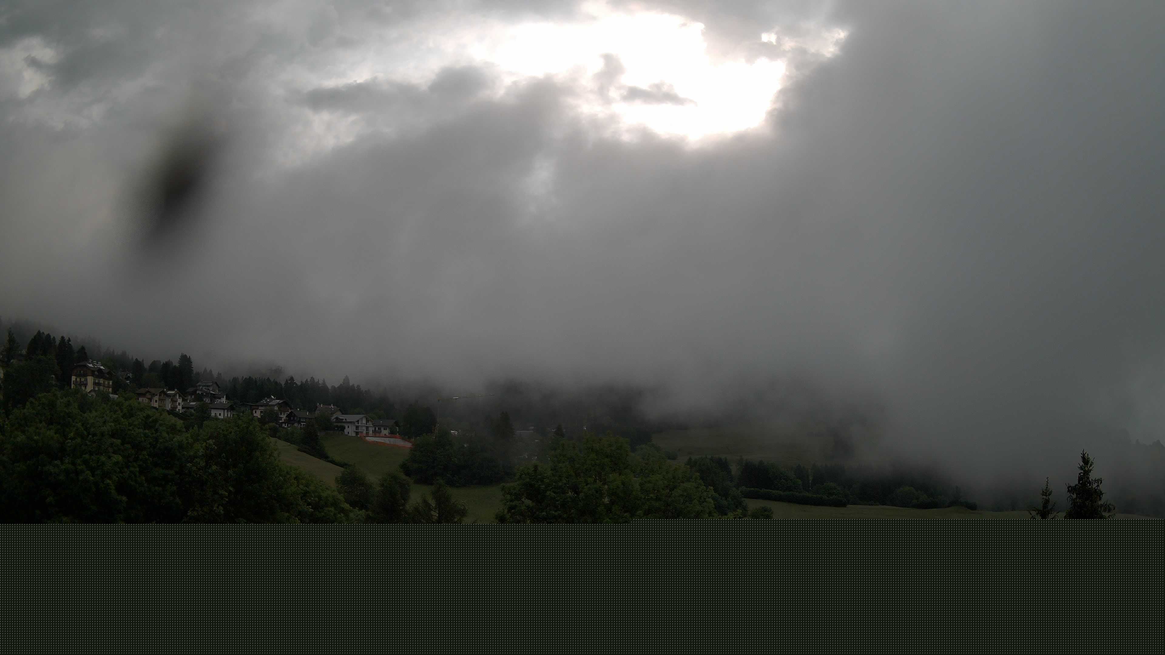 immagine della webcam nei dintorni di Predazzo: webcam Varena