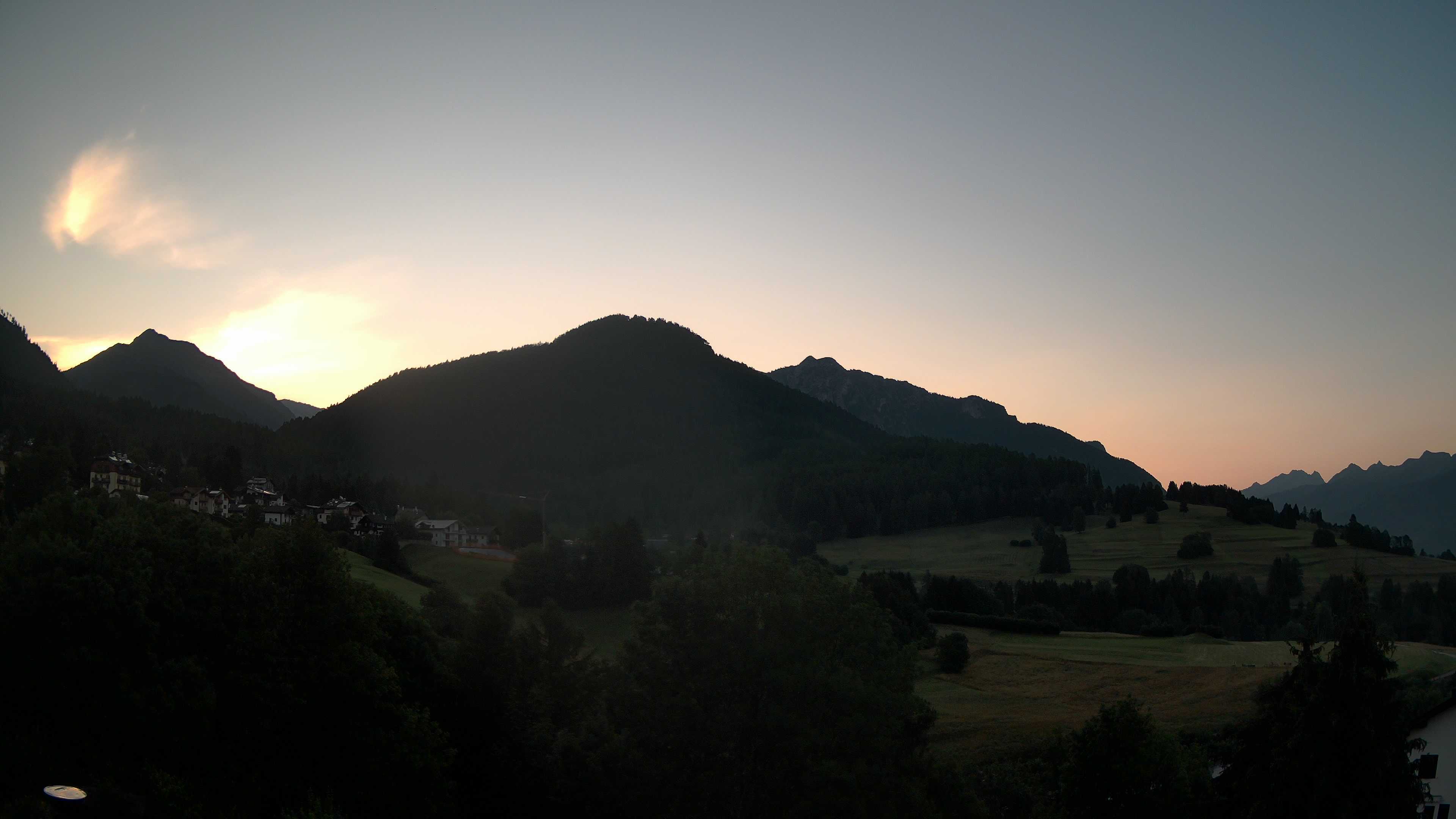 immagine della webcam nei dintorni di Predazzo: webcam Varena