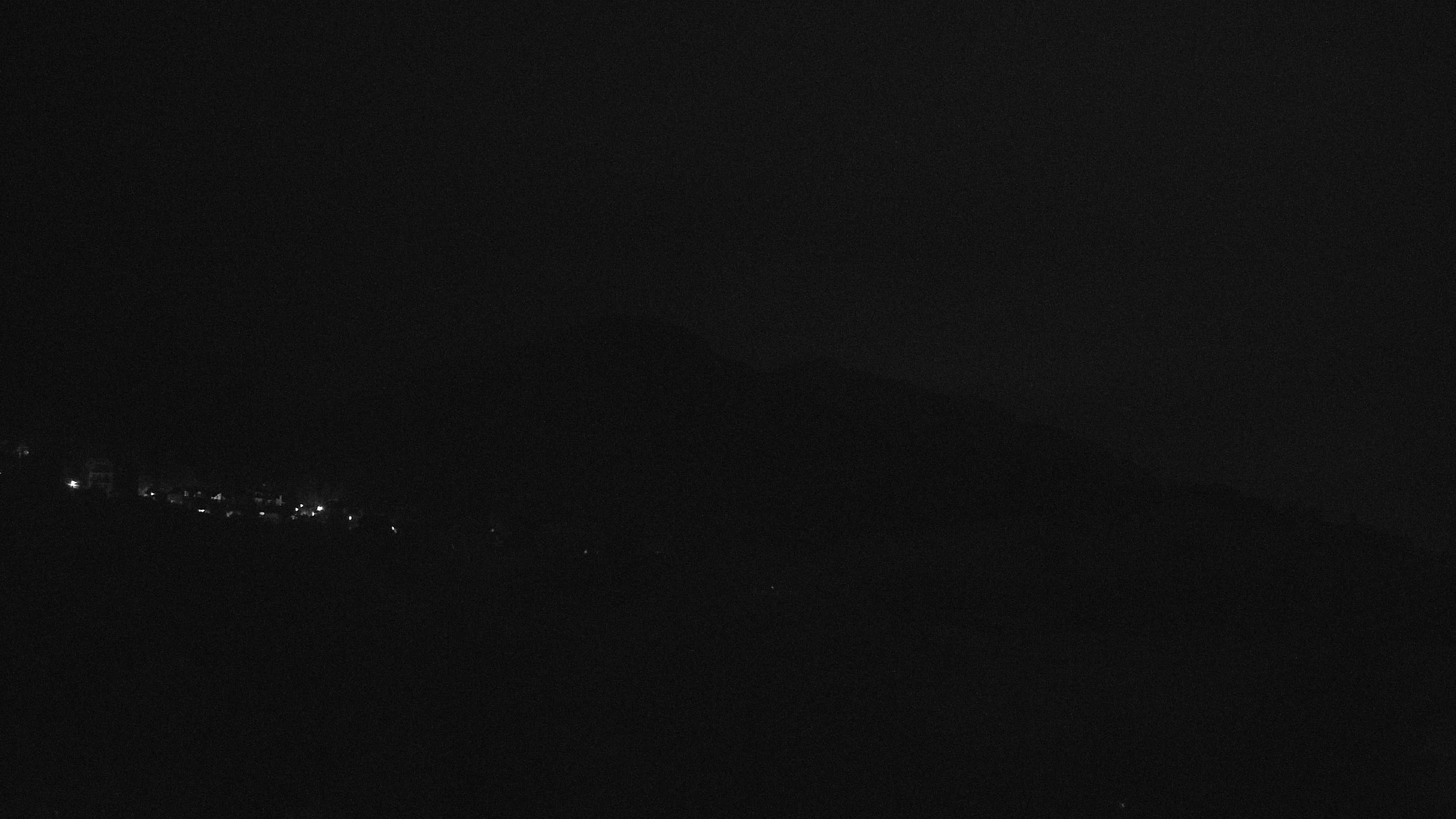 immagine della webcam nei dintorni di Caldaro sulla Strada del Vino: webcam Varena