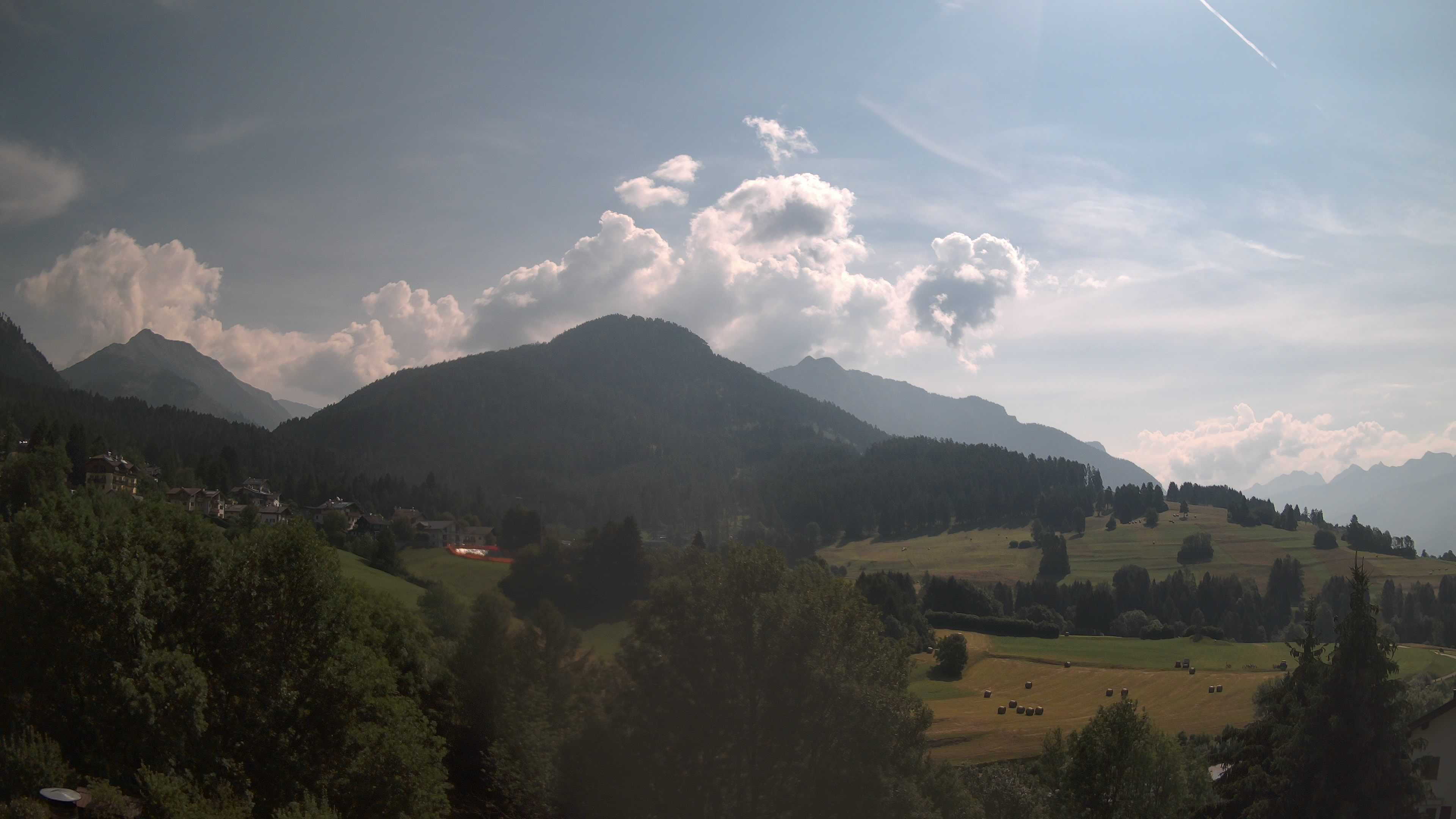 immagine della webcam nei dintorni di Caldaro sulla Strada del Vino: webcam Varena