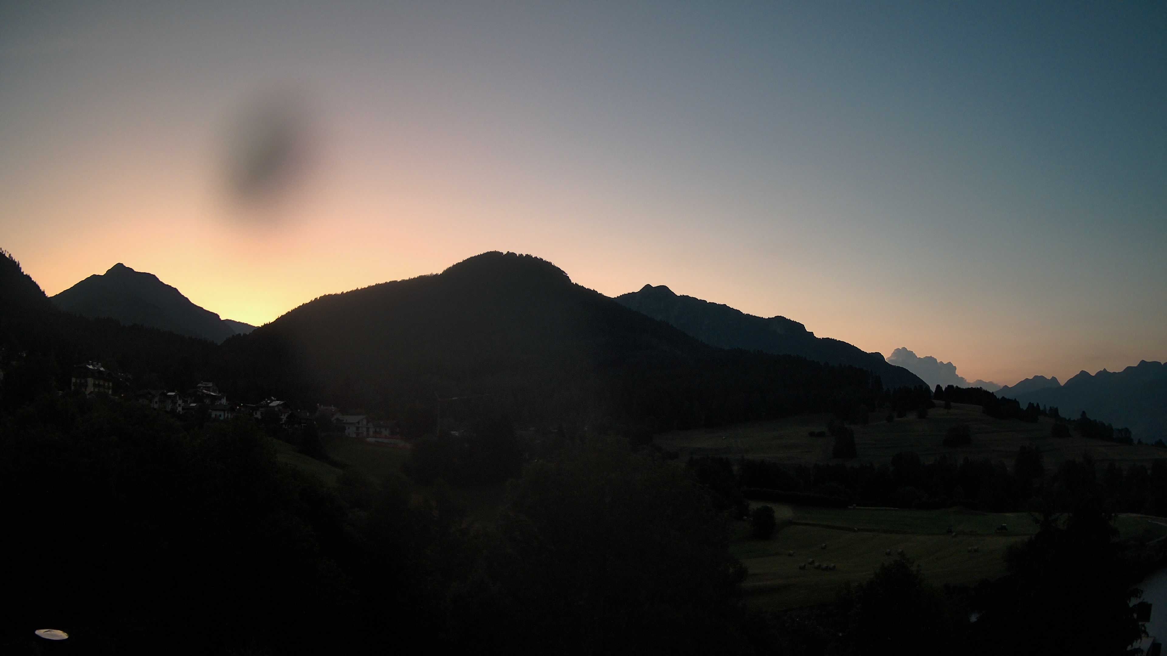immagine della webcam nei dintorni di Tesero: webcam Varena